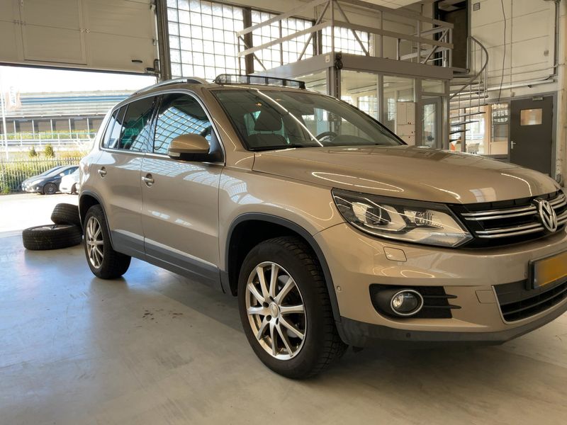 Volkswagen Tiguan 2.0 TSI Sport & Style 4Motion 2012 – снимка 12