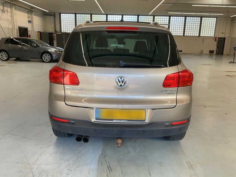 Volkswagen Tiguan 2.0 TSI Sport & Style 4Motion 2012 – снимка 7