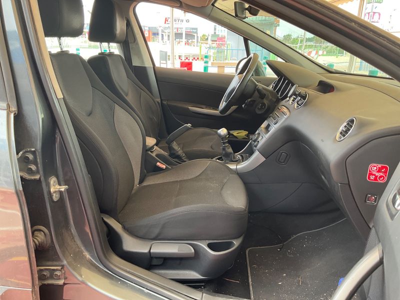 Peugeot 308 1.6 HDi Premium 2011 – снимка 3