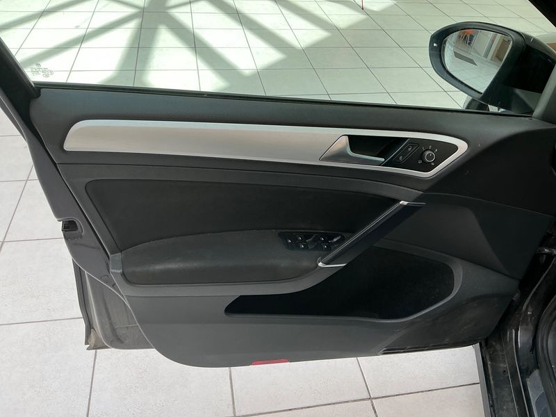 Volkswagen Golf VII 1.6 TDI Cup 4Motion BlueMotion Tech 2015 – снимка 26