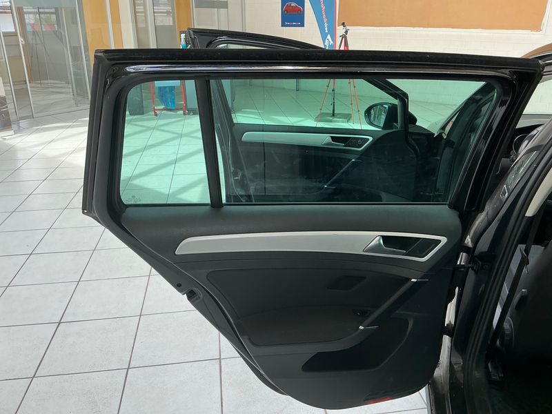 Volkswagen Golf VII 1.6 TDI Cup 4Motion BlueMotion Tech 2015 – снимка 27
