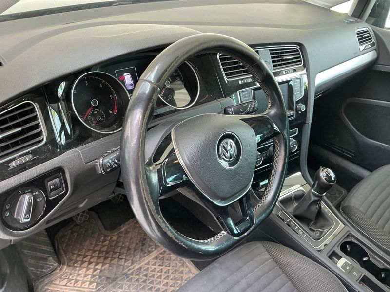 Volkswagen Golf VII 1.6 TDI Cup 4Motion BlueMotion Tech 2015 – снимка 31