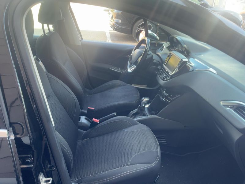Peugeot 208 1.2 e-VTi Allure 2018 – снимка 16