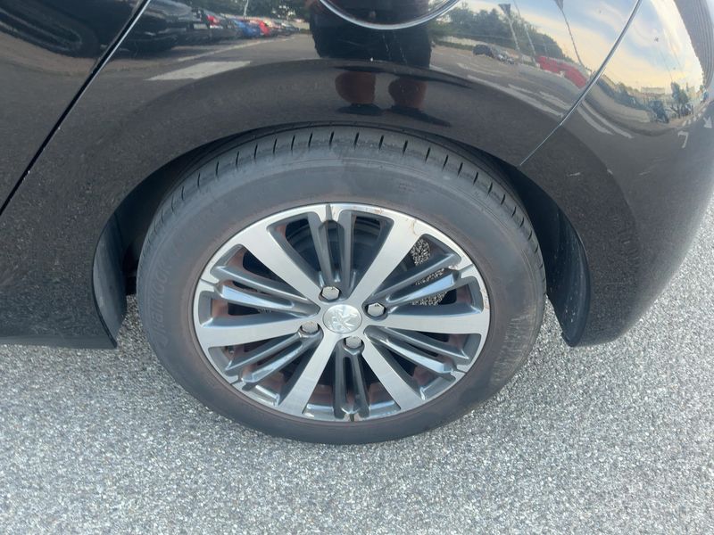 Peugeot 208 1.2 e-VTi Allure 2018 – снимка 5