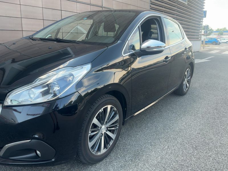 Peugeot 208 1.2 e-VTi Allure 2018 – снимка 2