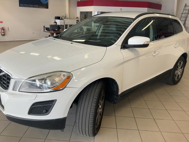 Volvo XC60 2.4 D4 Momentum AWD 2013 – снимка 2