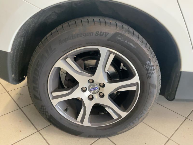 Volvo XC60 2.4 D4 Momentum AWD 2013 – снимка 9