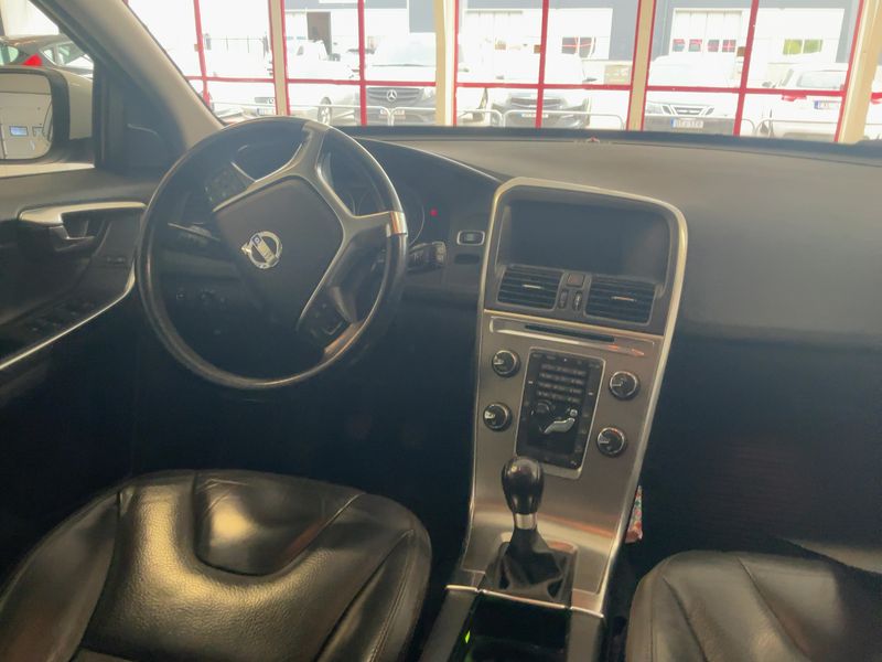 Volvo XC60 2.4 D4 Momentum AWD 2013 – снимка 18
