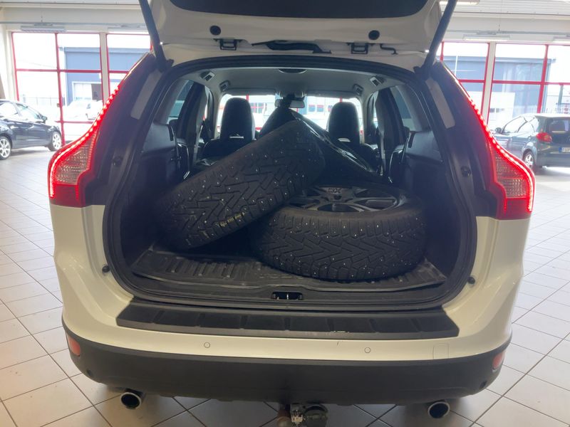 Volvo XC60 2.4 D4 Momentum AWD 2013 – снимка 16