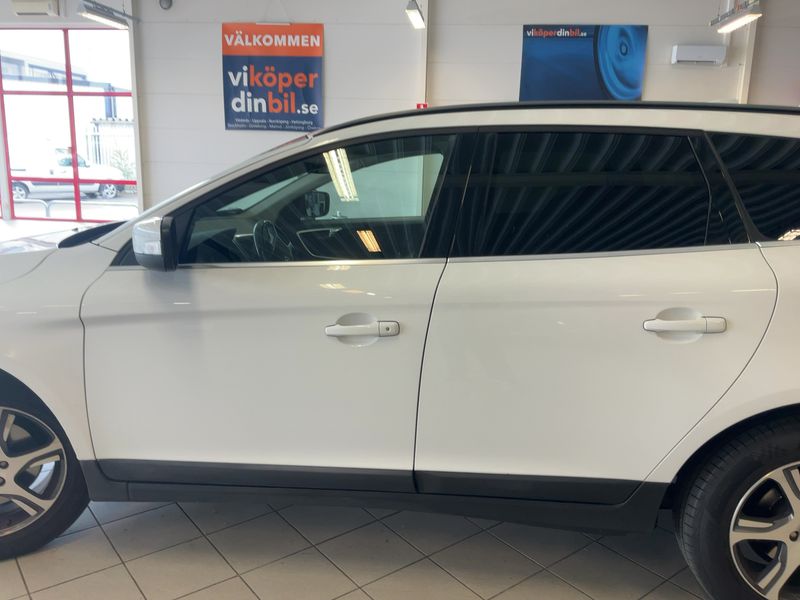 Volvo XC60 2.4 D4 Momentum AWD 2013 – снимка 4