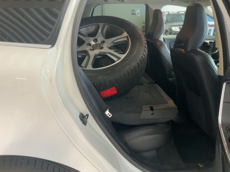 Volvo XC60 2.4 D4 Momentum AWD 2013 – снимка 20