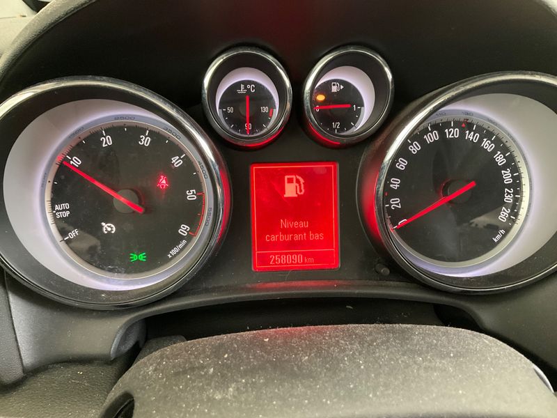 Opel Astra 1.6 CDTI DPF Edition 2015 – снимка 4