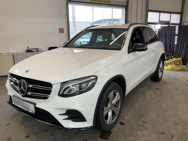 Mercedes-Benz GLC-Klasse GLC 220 4Matic AMG Line 2018 – снимка 1