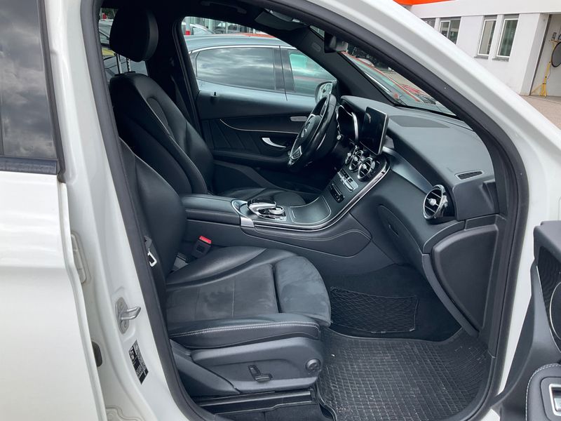 Mercedes-Benz GLC-Klasse GLC 220 4Matic AMG Line 2018 – снимка 17