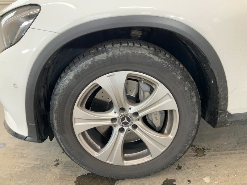 Mercedes-Benz GLC-Klasse GLC 220 4Matic AMG Line 2018 – снимка 3