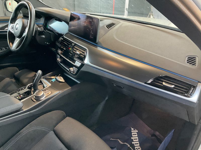 BMW 5er 530e xDrive M Sport 2022 – снимка 26