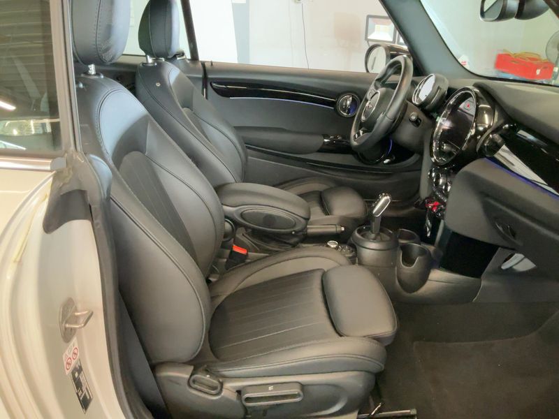 MINI Cabrio Cooper S John Cooper Works Trim 2023 – снимка 16