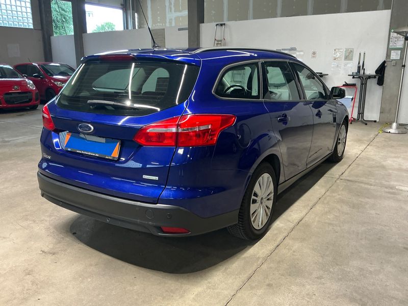 Ford Focus 1.0 EcoBoost Business 2015 – снимка 2