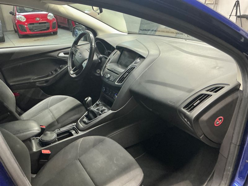 Ford Focus 1.0 EcoBoost Business 2015 – снимка 3
