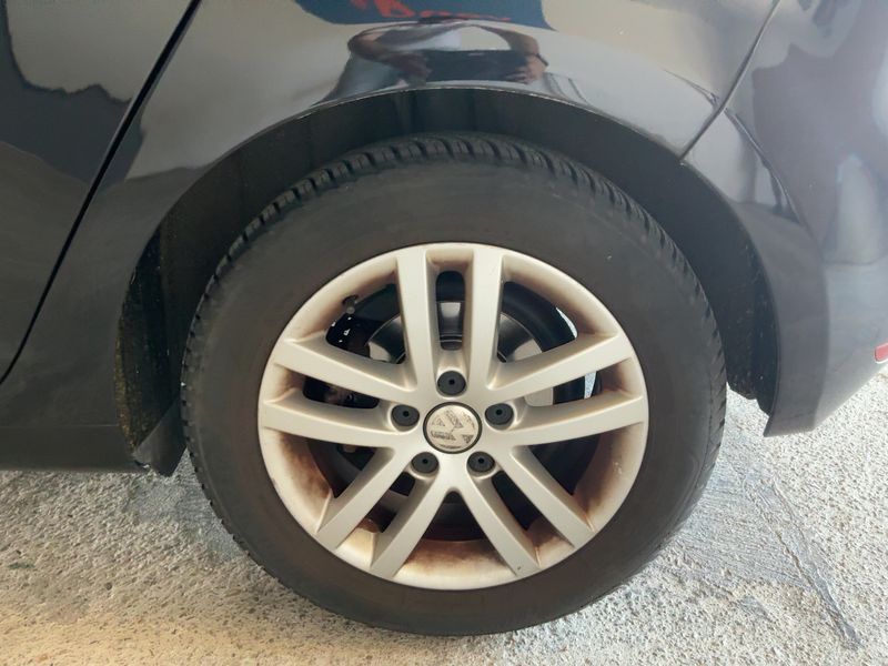 Volkswagen Golf VI 1.6 TDI Comfortline 2010 – снимка 5