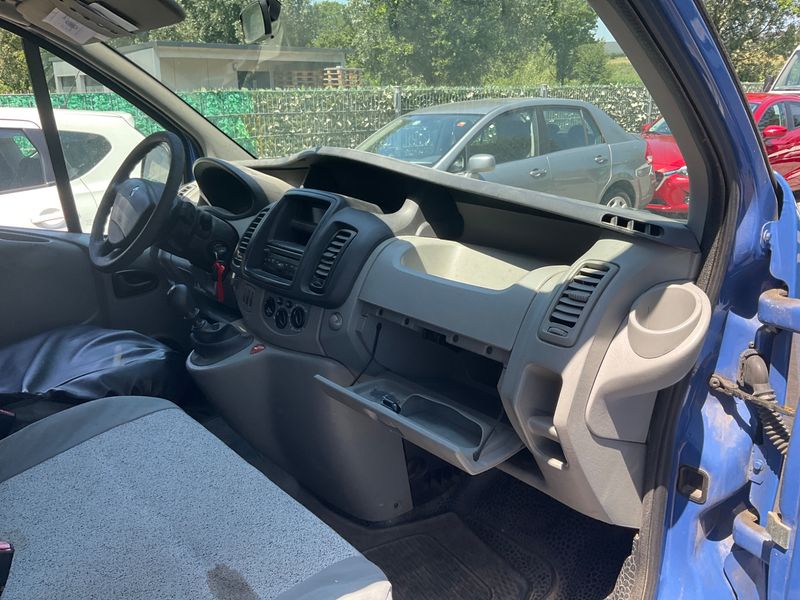 Renault Trafic 2.0 dCi L2H1 2,9t 2012 – снимка 31