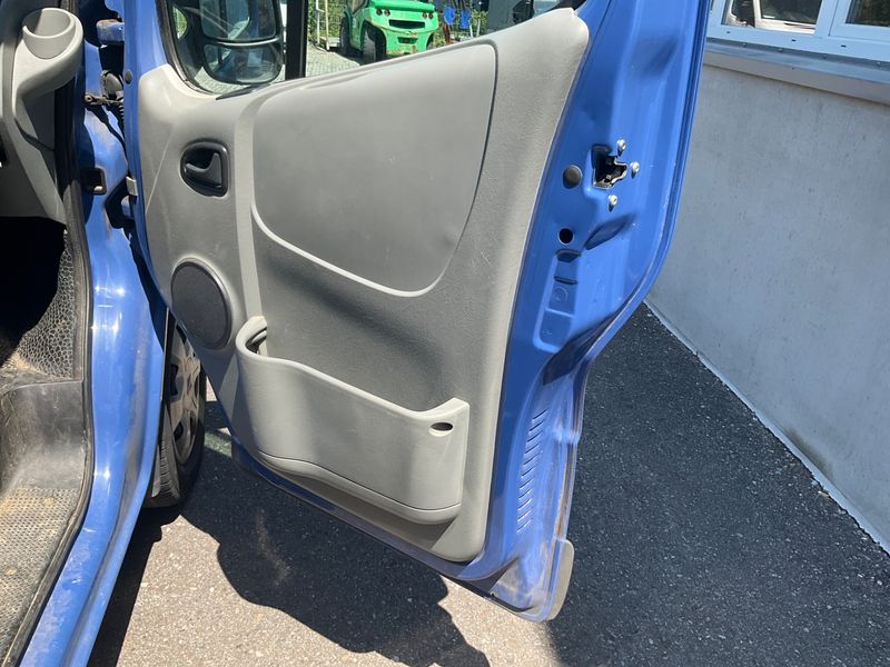 Renault Trafic 2.0 dCi L2H1 2,9t 2012 – снимка 33