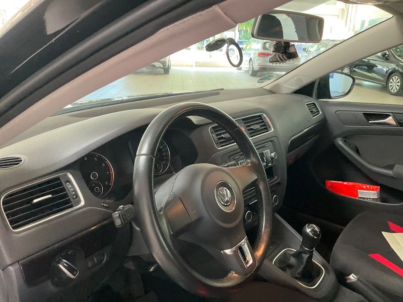 Volkswagen Jetta 1.2 TSI Comfortline 2012 – снимка 32