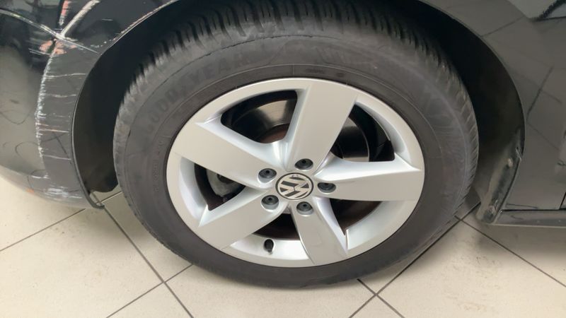 Volkswagen Jetta 1.2 TSI Comfortline 2012 – снимка 3