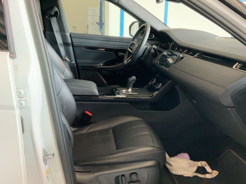 Land Rover Evoque P300e Hybrid SE R-Dynamic 2022 – снимка 16