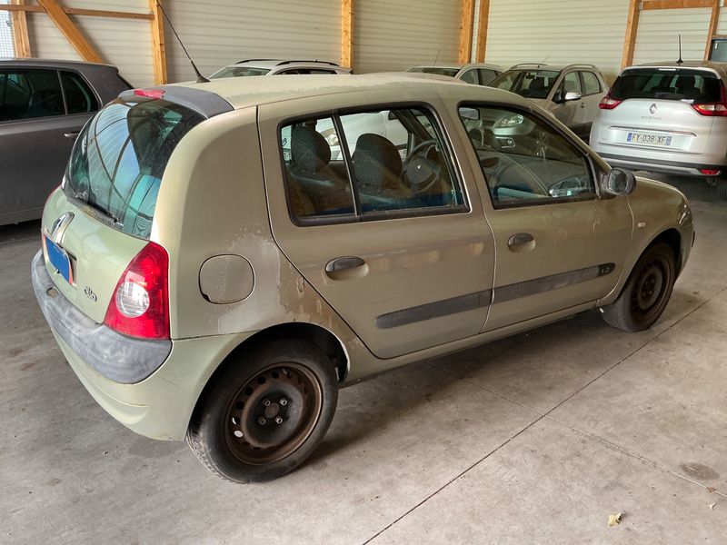 Renault Clio 1.2 Authentique 2003 – снимка 2