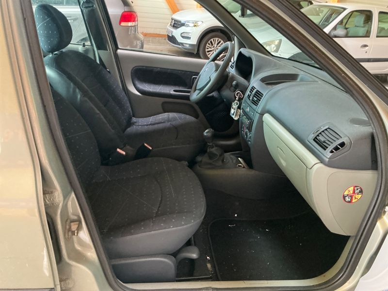Renault Clio 1.2 Authentique 2003 – снимка 3