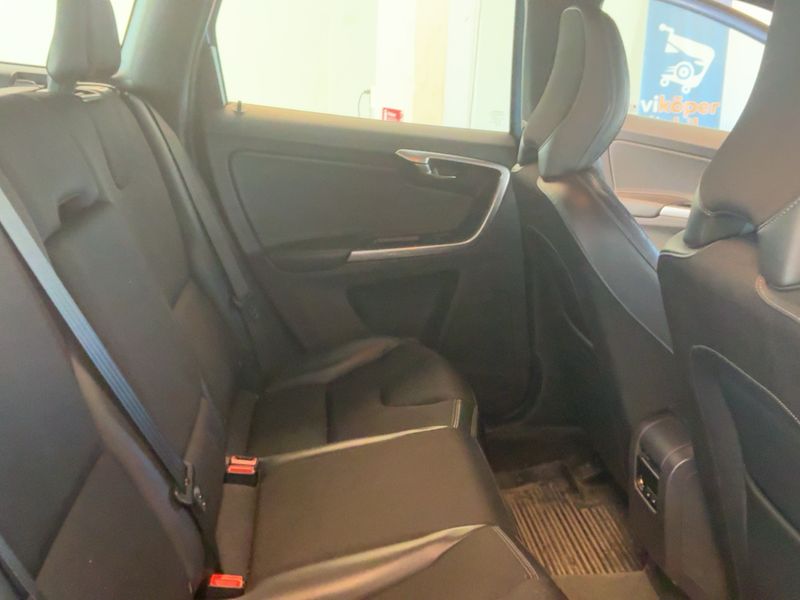 Volvo XC60 2.0 D4 Momentum 2WD 2016 – снимка 20