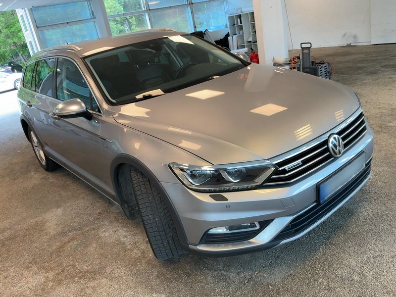 Volkswagen Passat Alltrack 2.0 TDI 4Motion BlueMotion Tech 2018 – снимка 12