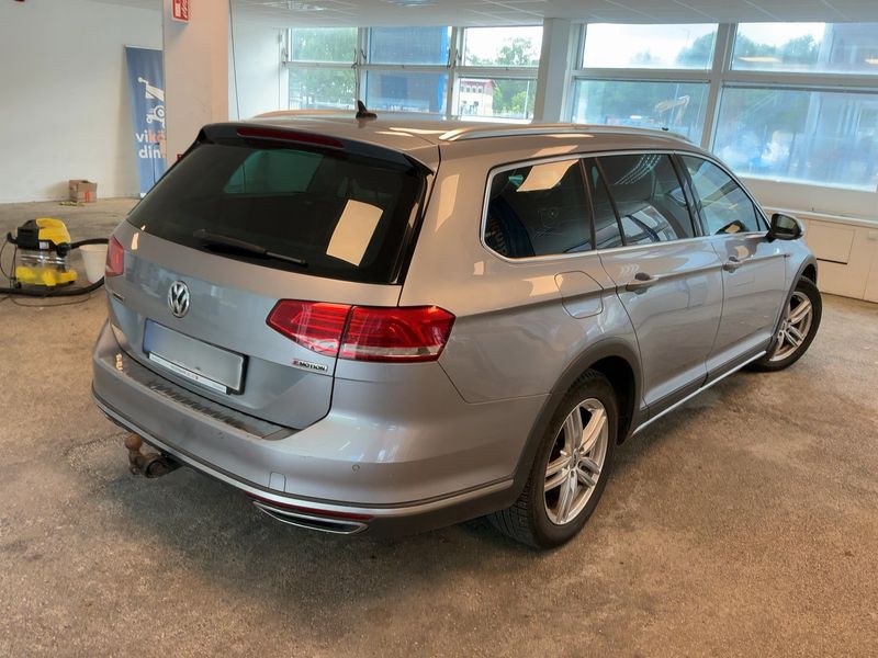 Volkswagen Passat Alltrack 2.0 TDI 4Motion BlueMotion Tech 2018 – снимка 8