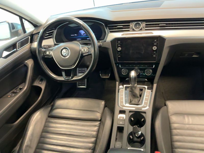 Volkswagen Passat Alltrack 2.0 TDI 4Motion BlueMotion Tech 2018 – снимка 18