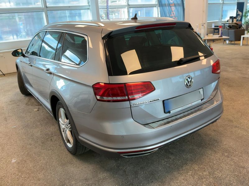 Volkswagen Passat Alltrack 2.0 TDI 4Motion BlueMotion Tech 2018 – снимка 6