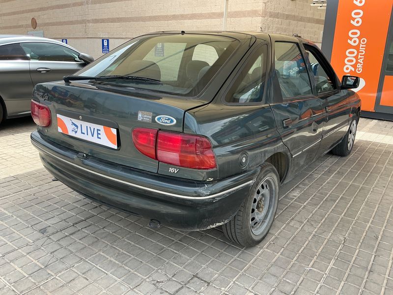Ford Escort 1.6 Ghia 1993 – снимка 2