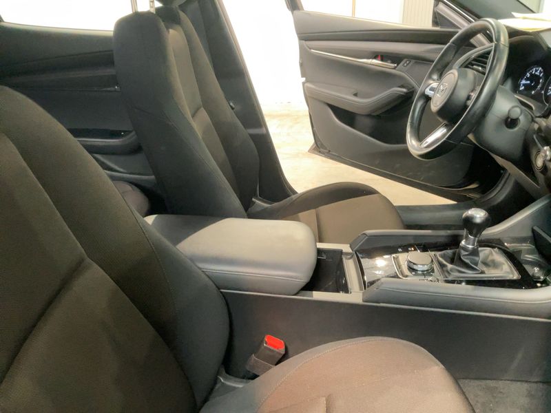 Mazda 3 2.0 Skyactiv-G Mild-Hybrid 2019 – снимка 16