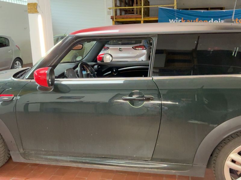 MINI John Cooper Works Classic Trim 2024 – снимка 4
