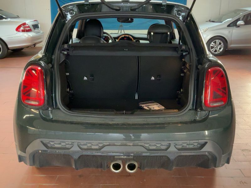 MINI John Cooper Works Classic Trim 2024 – снимка 15