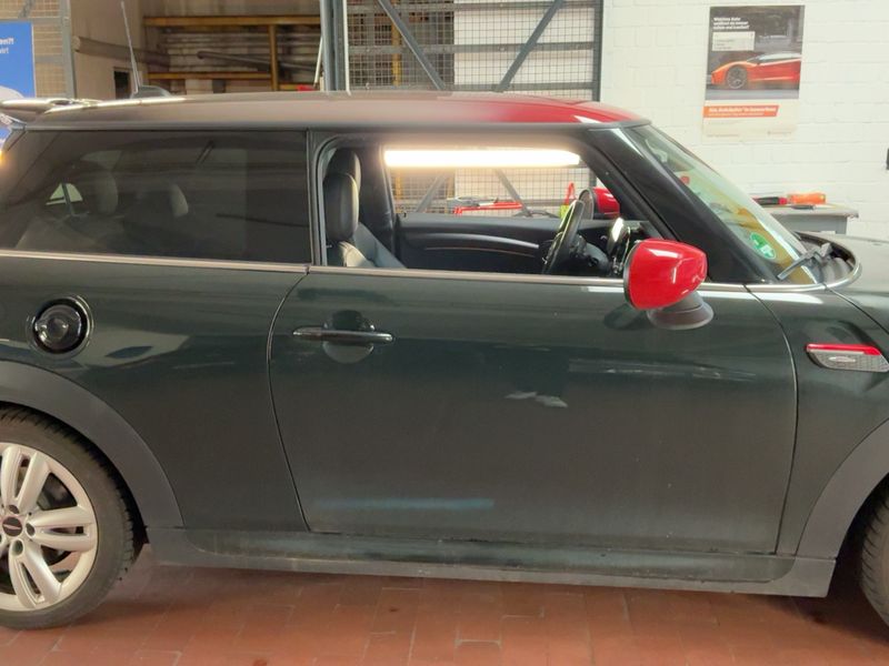 MINI John Cooper Works Classic Trim 2024 – снимка 10
