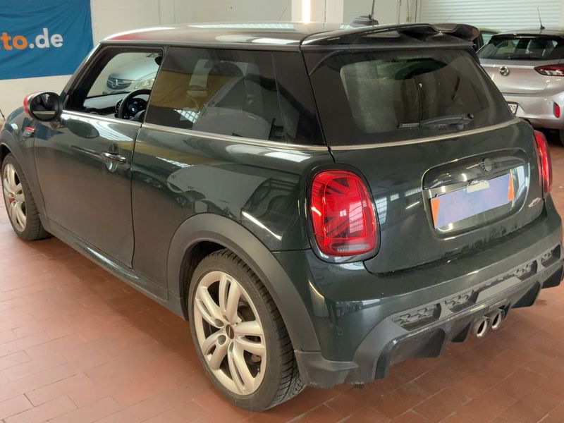 MINI John Cooper Works Classic Trim 2024 – снимка 6