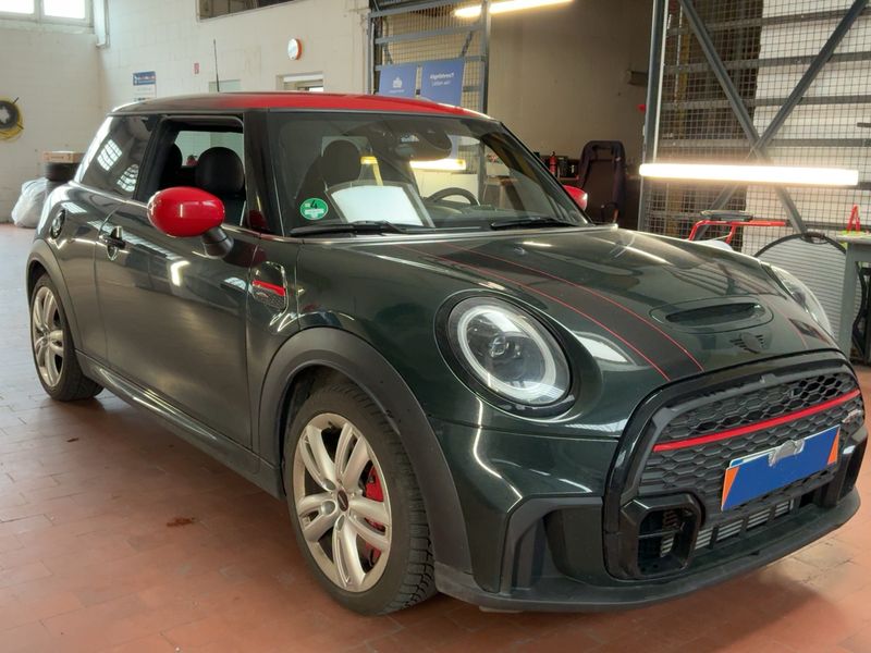 MINI John Cooper Works Classic Trim 2024 – снимка 12