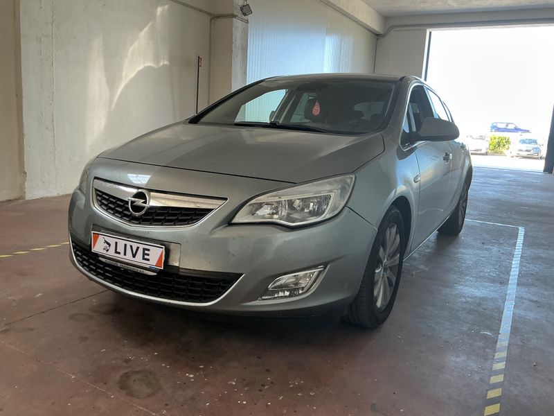 Opel Astra 1.7 CDTI Cosmo 2010