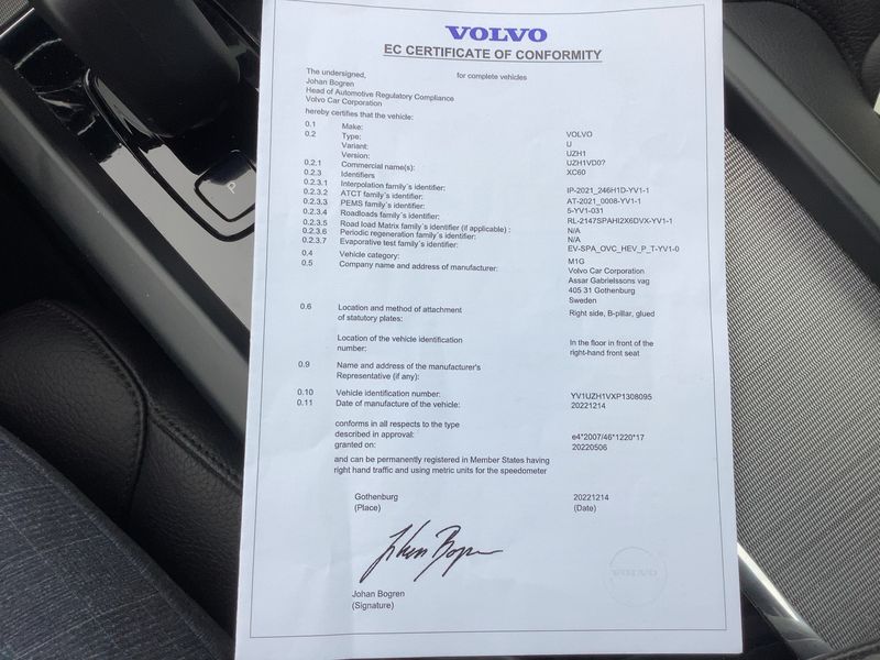 Volvo XC60 2.0 T6 Recharge Plug-in Hybrid Core AWD 2023 – снимка 21