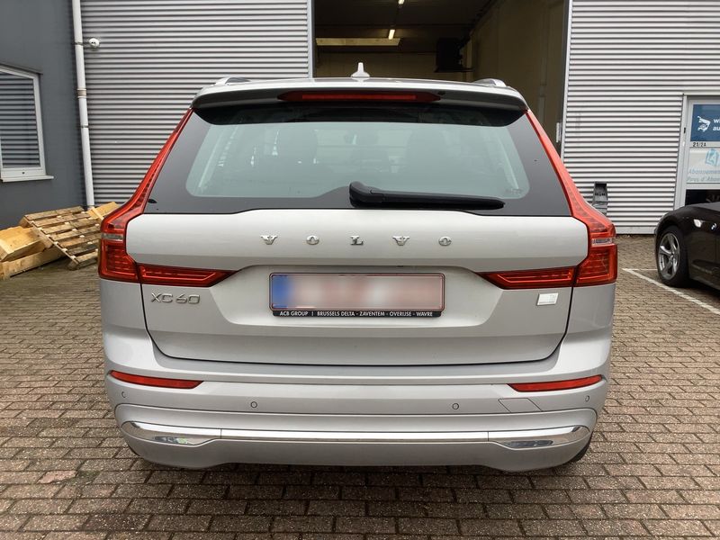 Volvo XC60 2.0 T6 Recharge Plug-in Hybrid Core AWD 2023 – снимка 7