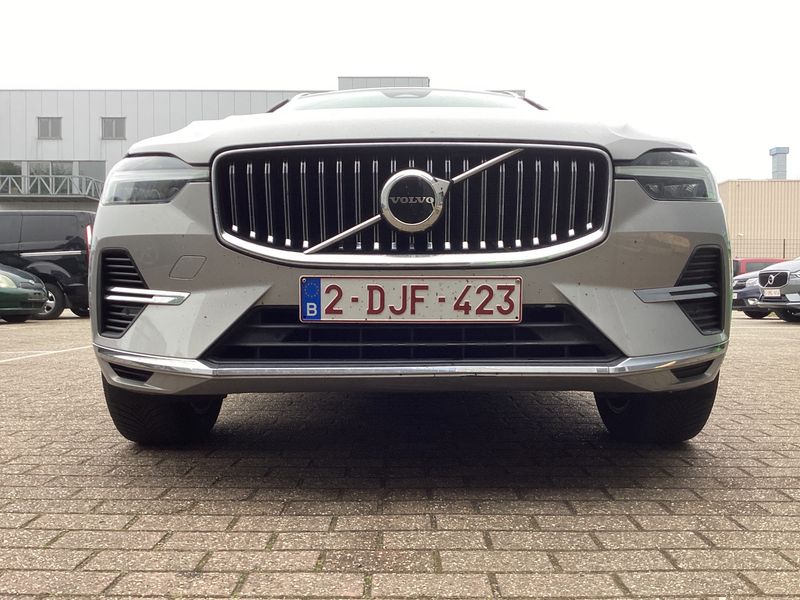Volvo XC60 2.0 T6 Recharge Plug-in Hybrid Core AWD 2023 – снимка 30
