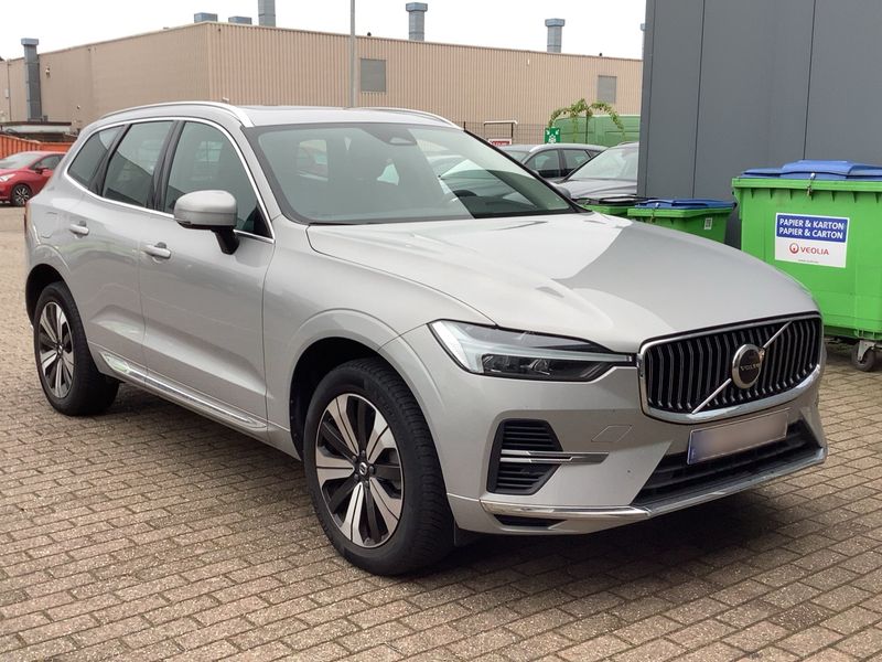 Volvo XC60 2.0 T6 Recharge Plug-in Hybrid Core AWD 2023 – снимка 12