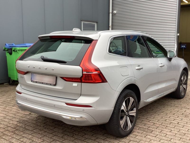 Volvo XC60 2.0 T6 Recharge Plug-in Hybrid Core AWD 2023 – снимка 8