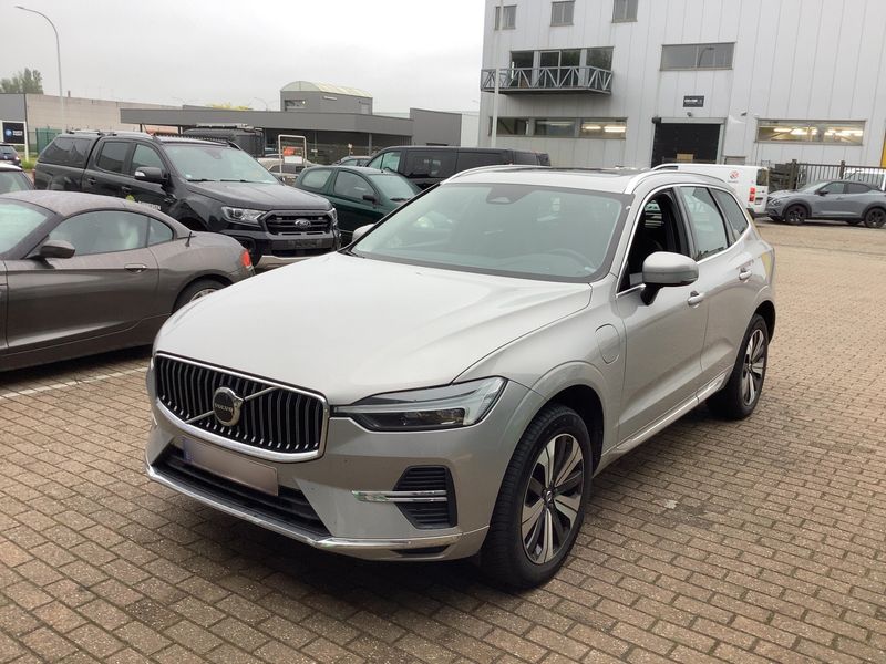 Volvo XC60 2.0 T6 Recharge Plug-in Hybrid Core AWD 2023 – снимка 1